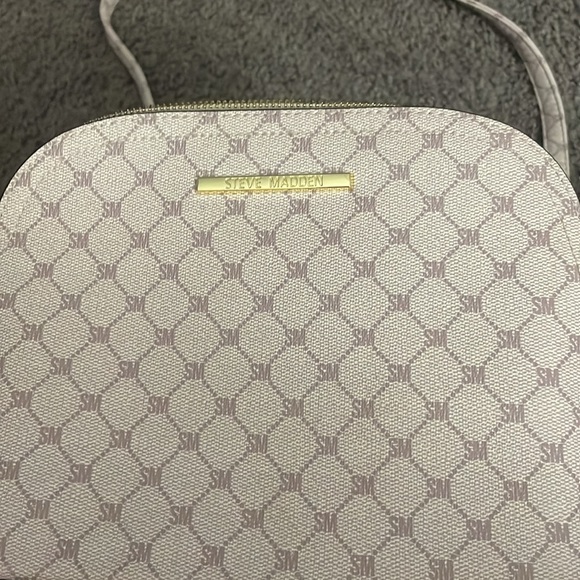 STEVE MADDEN - Picture 6 of 7